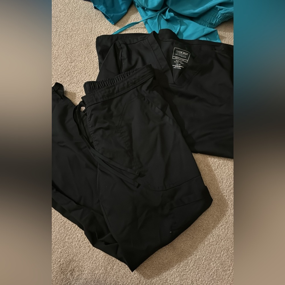 Women’s Cherokee scrubs